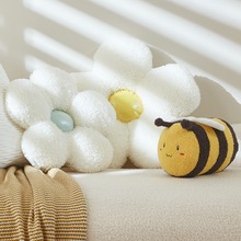 ins少女心可爱蜜蜂花朵坐垫客厅沙发抱枕靠垫卧室装饰学生椅垫屁