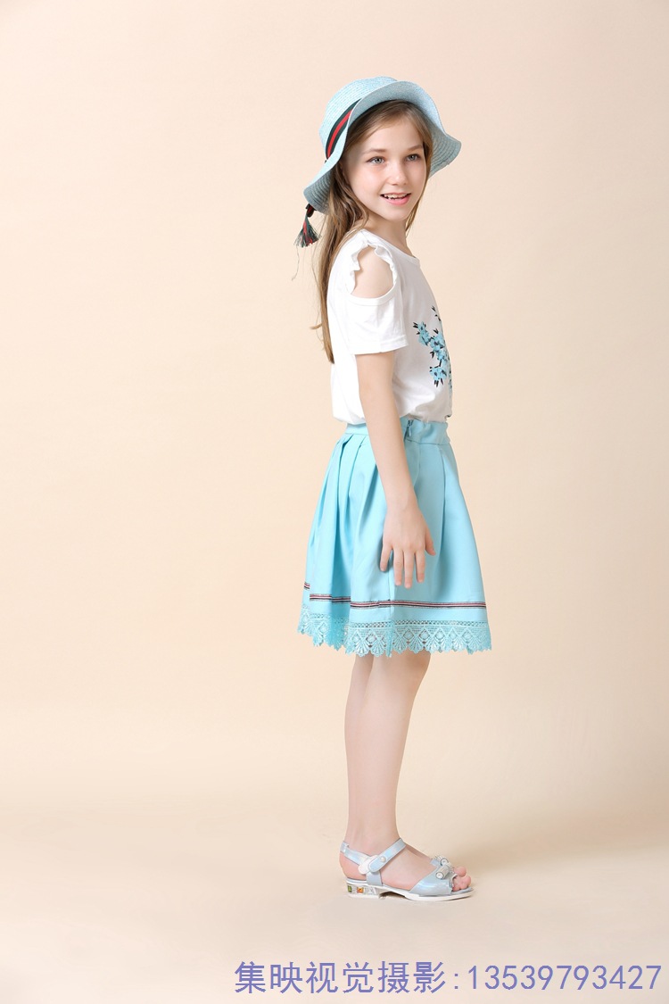 外国小女孩模特服装拍摄服务童装拼拍寄拍静物平铺挂拍3d摄影图片