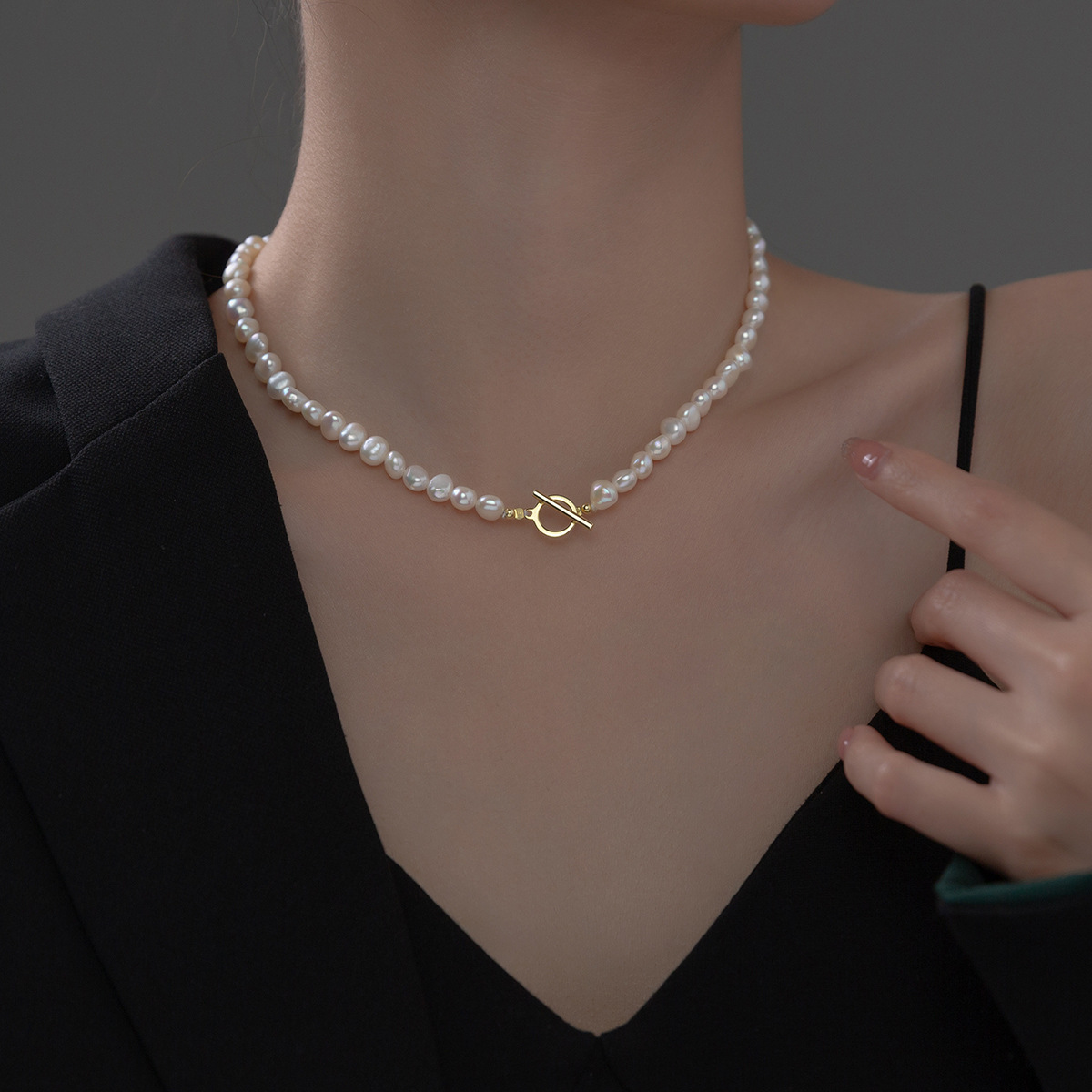 爱洛奇 s925银简约复古珍珠女式ot扣项链时尚优雅气质锁骨链d9187
