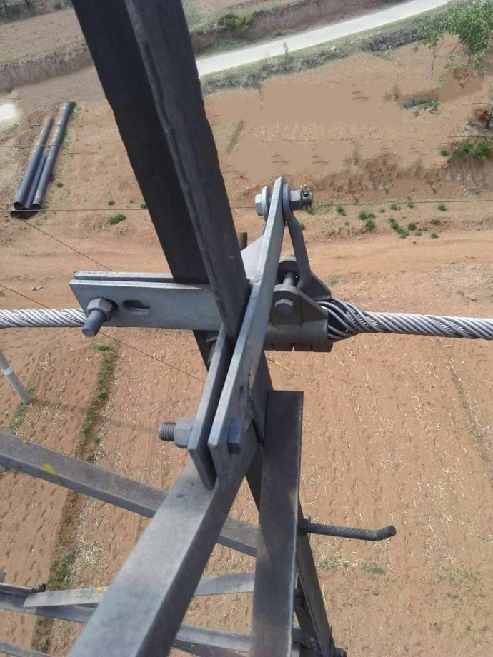 厂家直供紧固件 adss光缆金具塔用悬垂线夹直线固定金具紧固件