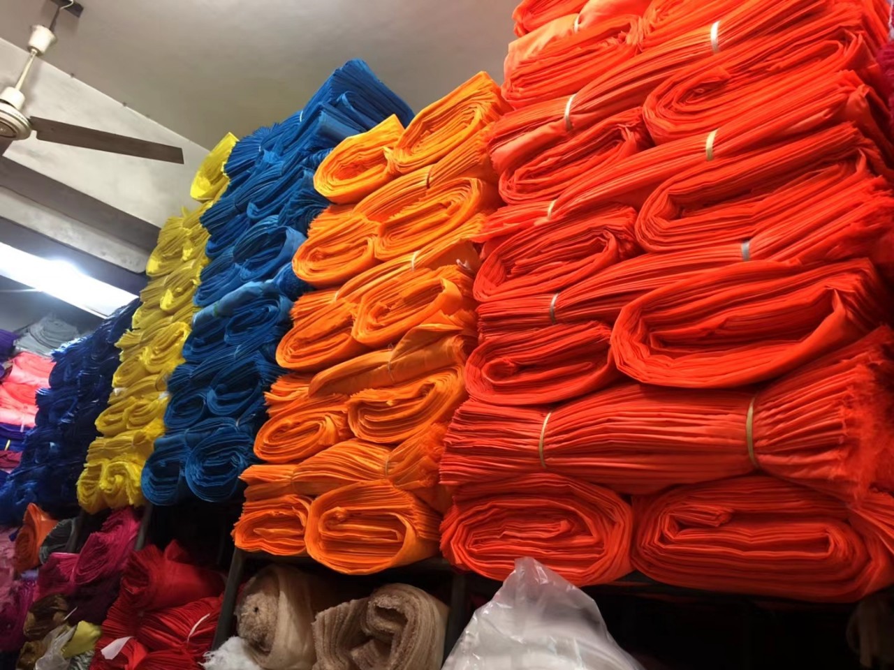 大红花红绸子布七彩绸红黄蓝绿粉白黑各种颜色里布