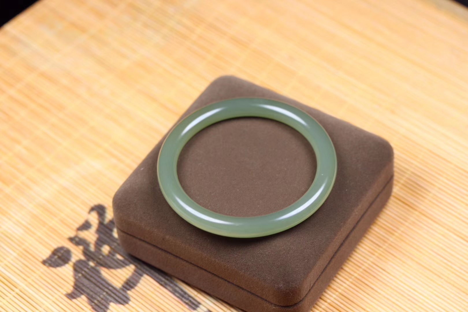 天然和田玉青海料玉手镯女士圆条手镯首饰礼品玉器青玉小清新手镯