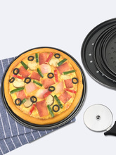 DE7T批发碳钢冲孔披萨盘薄脆披萨不沾比萨烤盘9 10寸11.5寸意式薄