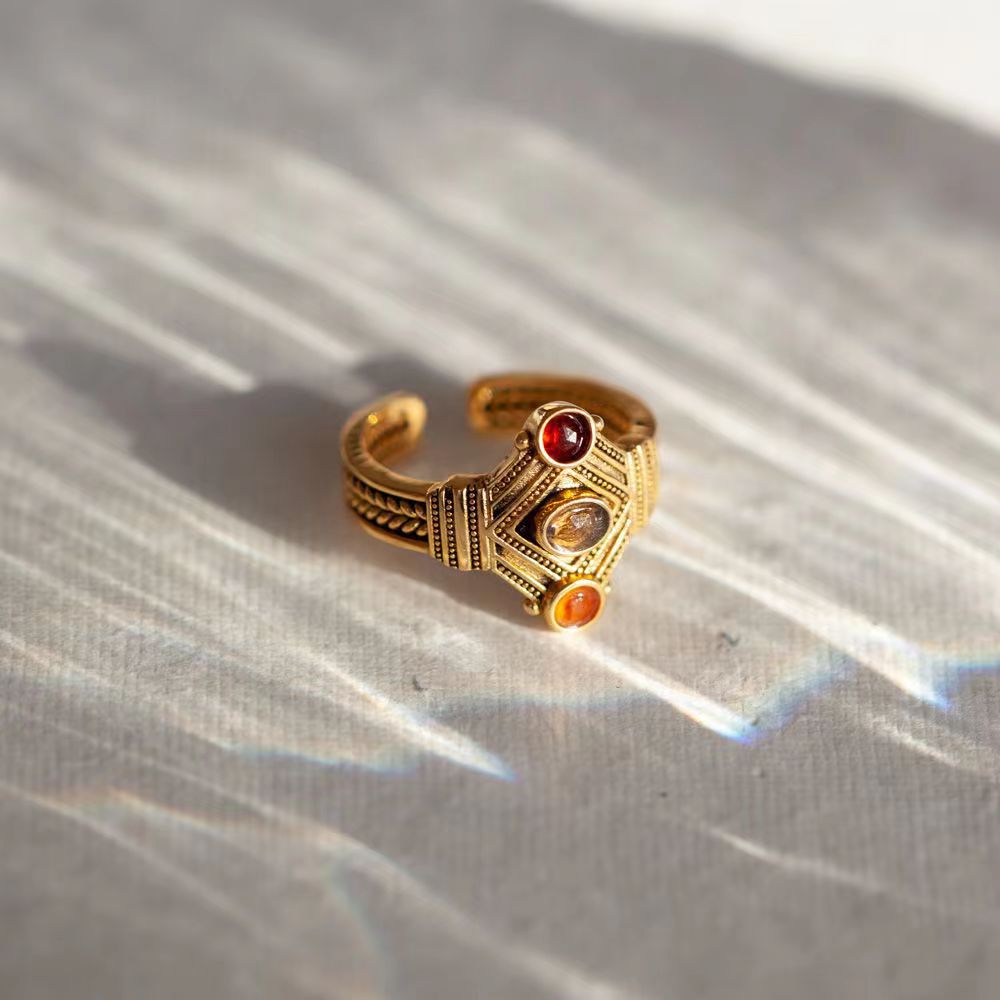法国巴黎小众设计复古做旧神秘部落风茶晶石榴红锆石开口戒指指环