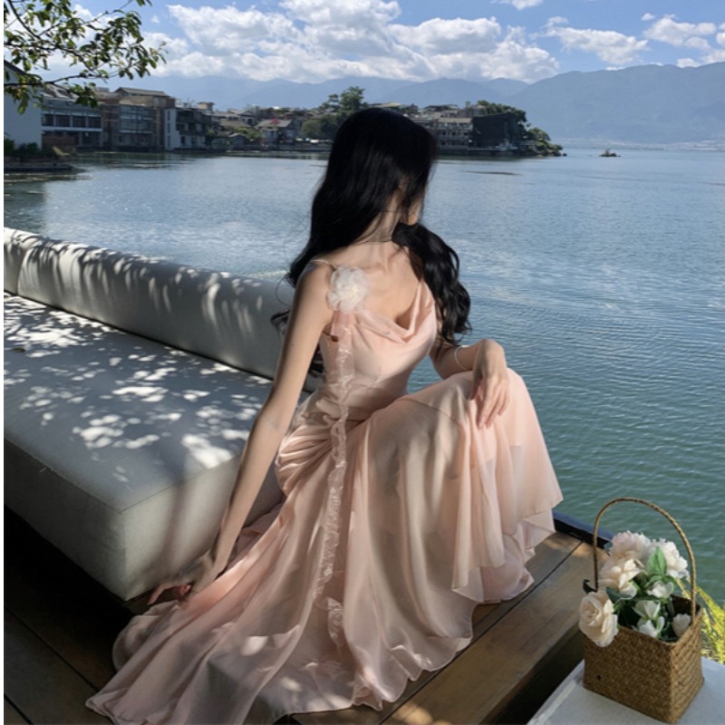 仙气飘飘气质大露背粉色吊带裙女收腰显瘦长裙度假穿搭女装连衣裙