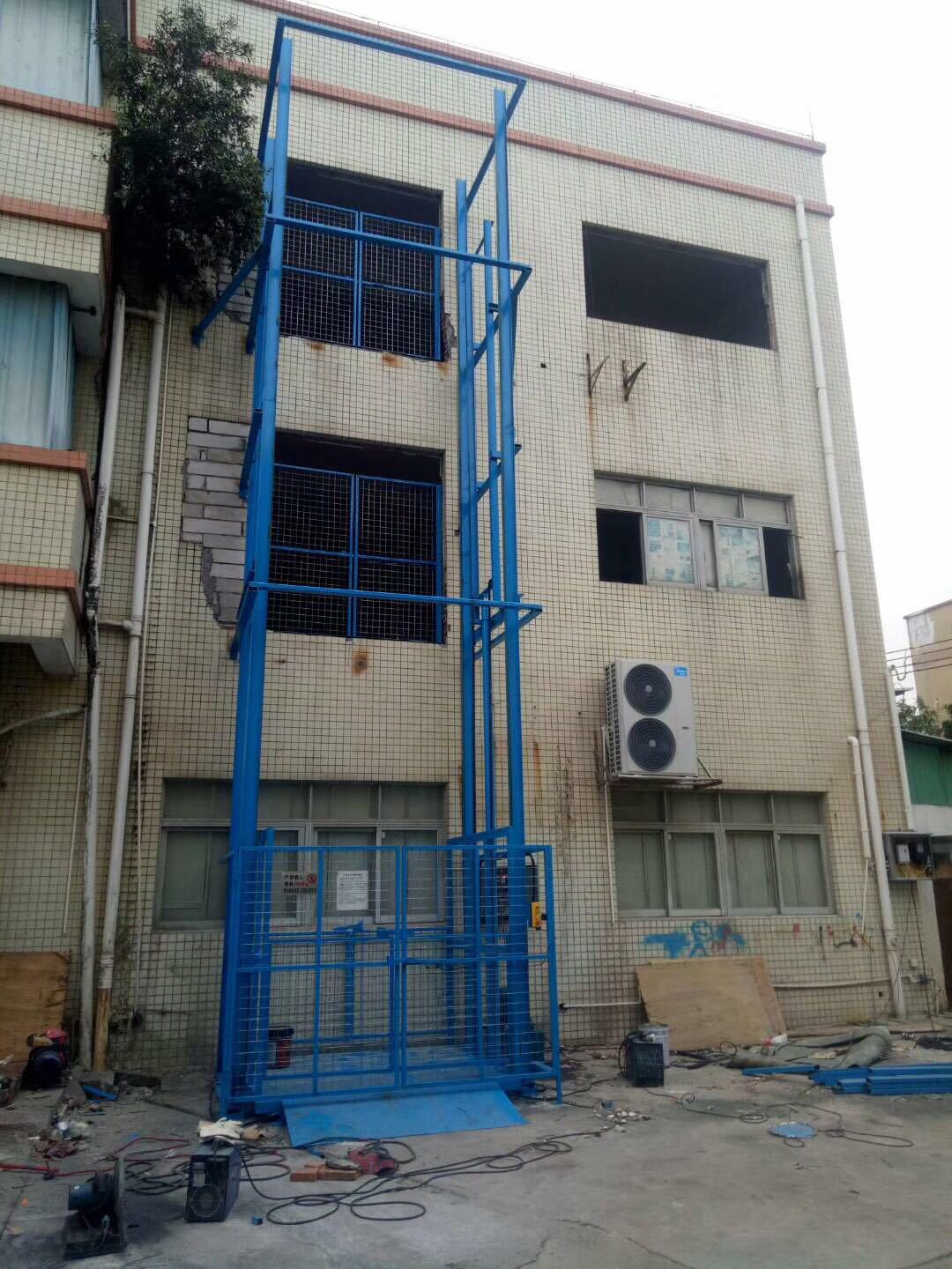 中山室外货梯3层楼房升降平台自动升降机鸿力厂家定做