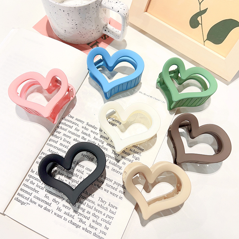 new creative heart-shaped frosted grip rubber paint love heart-shaped hairpin simple all-match shark clip updo hair claw grip hair accessories