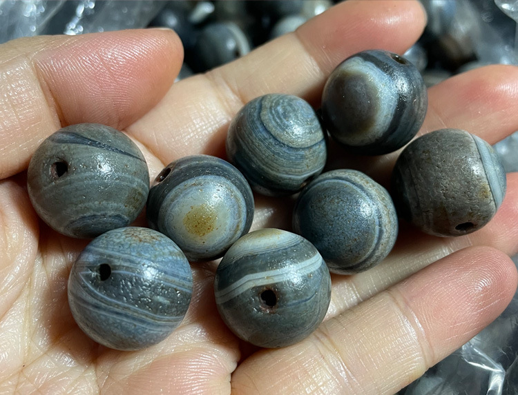 藏区老玛瑙古珠蓝沁一线药师天珠散珠带马蹄纹风化包浆天眼裸石