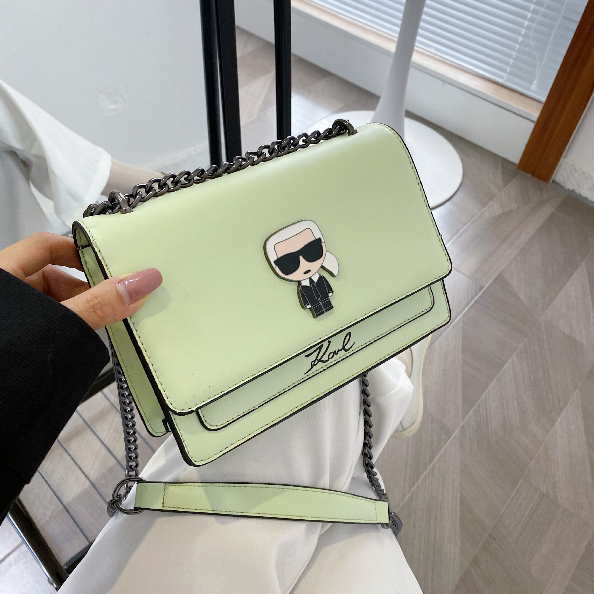 2023 New Cartoon Girls Crossbody Bag Fashion Chain Single Shoulder Small Square Bag Lock Pure Color All-Matching Underarm Bag