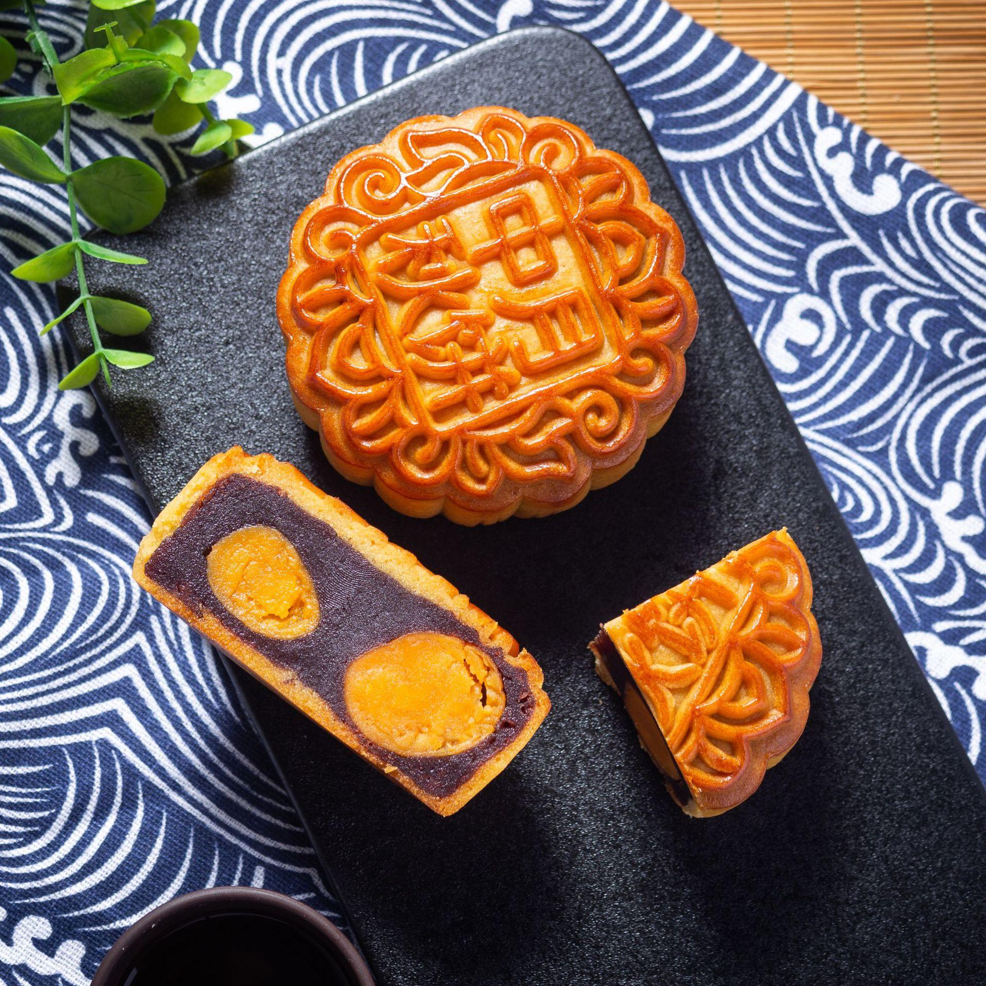 富锦广式月饼双黄豆沙月饼中秋月饼送礼批发可加工diy