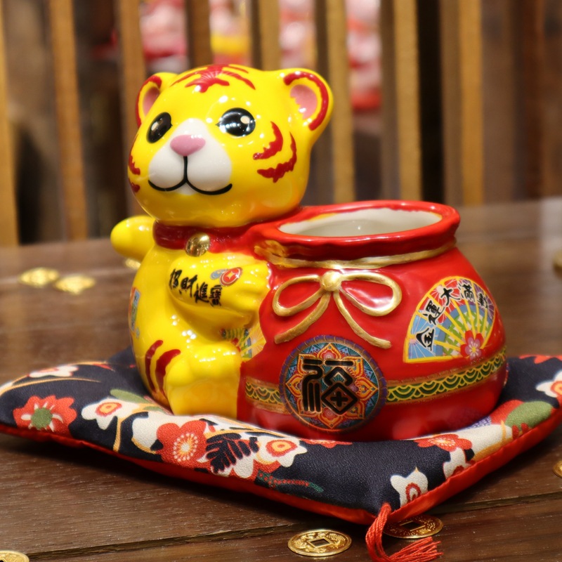 招财老虎笔筒摆件办公桌装饰2022虎年吉祥物年会商务礼品新年礼物