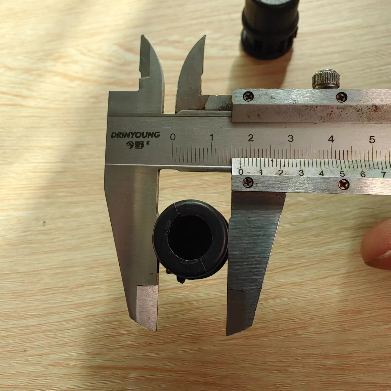 16转19伸缩杆内锁 19转22偏心轴内锁 22转25圆管塑料内锁接头配件
