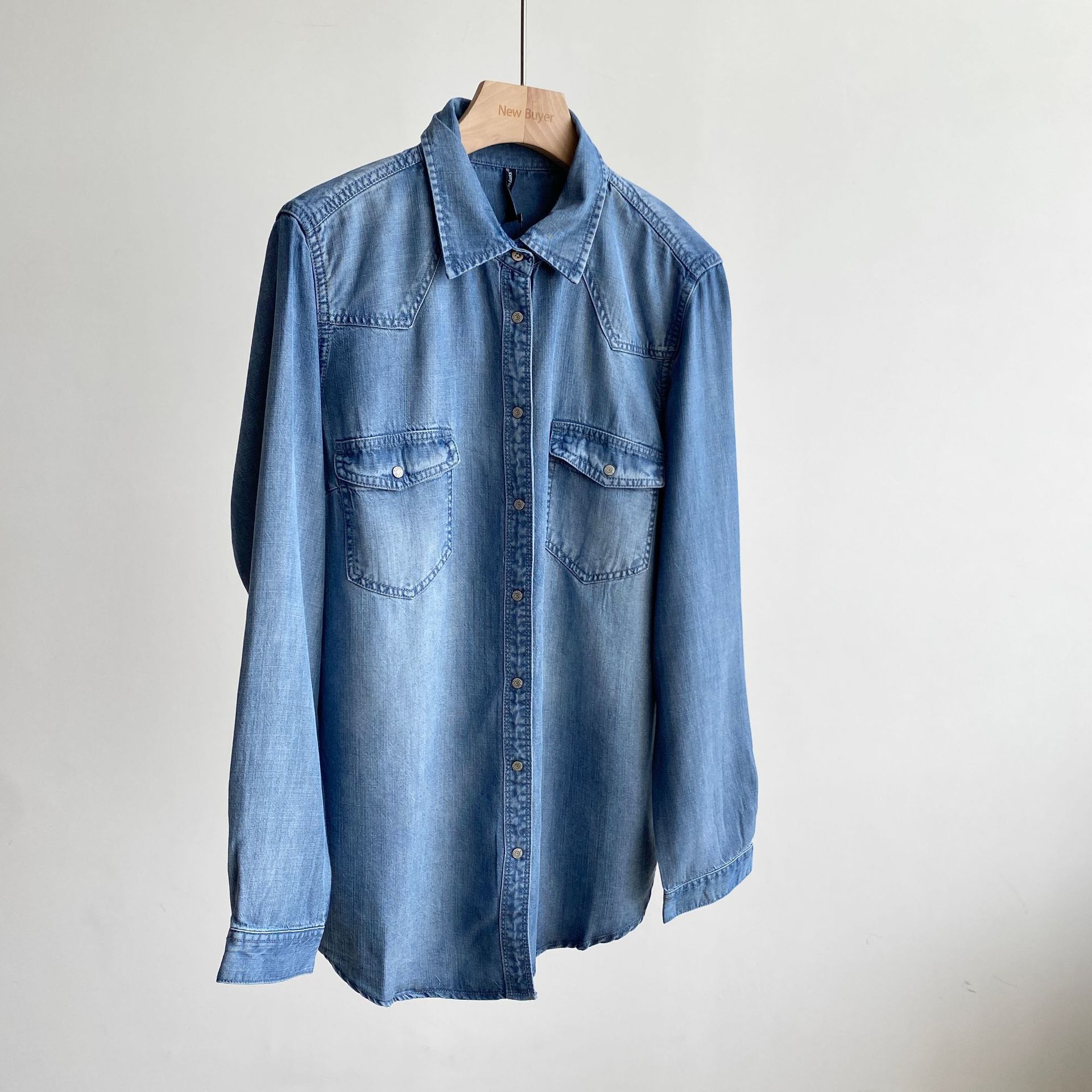 女士小领牛仔衬衣