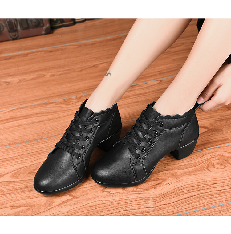 秋冬款舞蹈鞋女士皮面广场舞鞋软底成人爵士舞鞋中跟跳舞鞋35-40