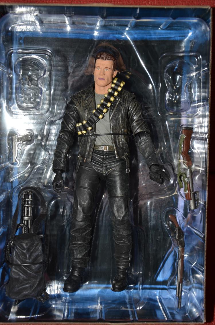 neca 电影版 终结者战士 施瓦辛格 t800 可动手办模型 盒装摆件