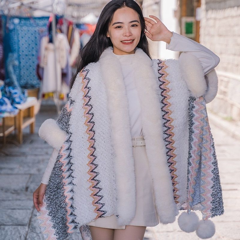 厚云南丽江民族风披肩女大毛领球保暖旅游外搭秋冬百搭斗篷披风