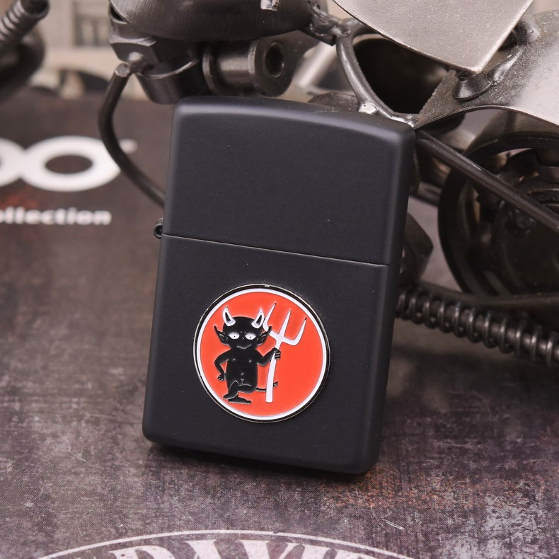 218黑哑漆  黑色小恶魔徽章