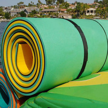 厂家批发 彩色加宽XPE泳池浮床板海上漂浮垫 水上休闲娱乐浮毯