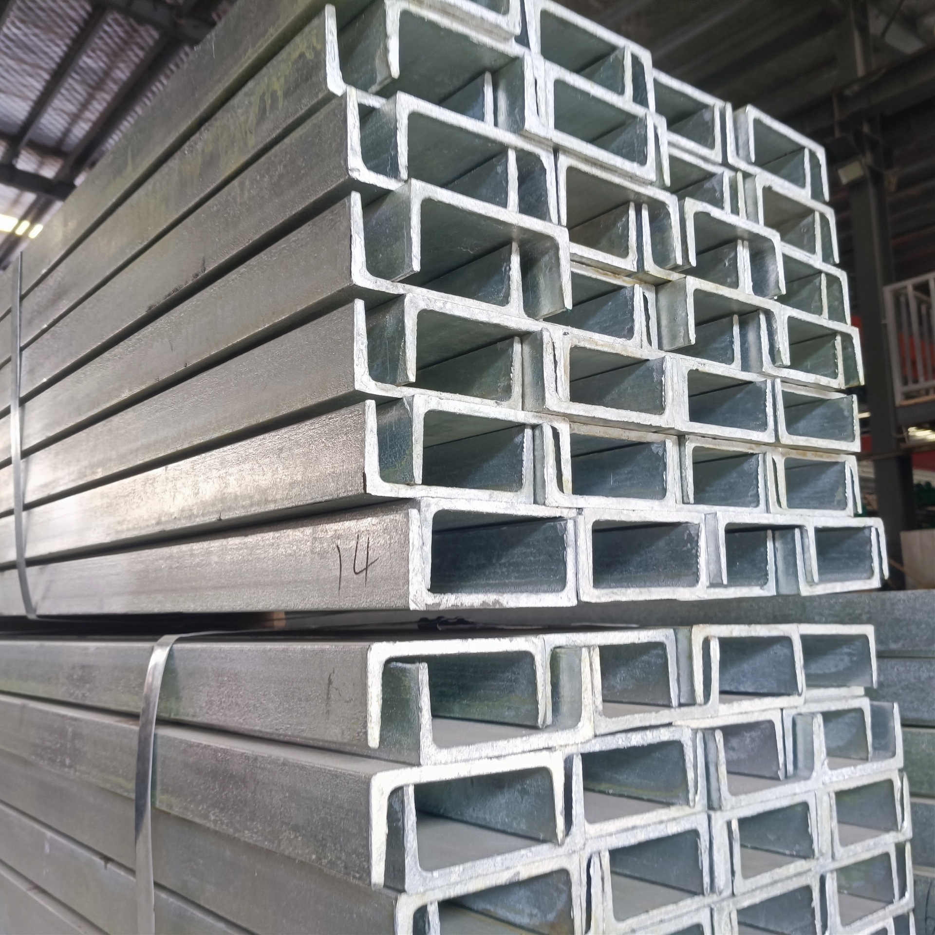 厂家直供 q235镀锌槽钢 建筑工程机械设备用钢 型号齐全 欢迎咨询