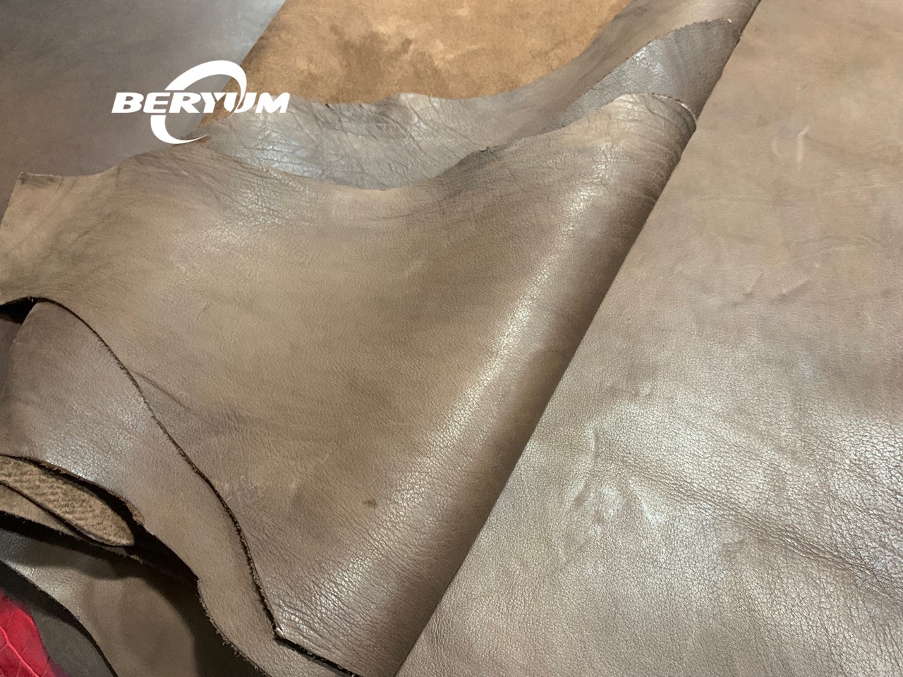 本源皮业进口头层胎小牛皮皮胚细摔纹鞋靴手袋包包皮料咖色手感软