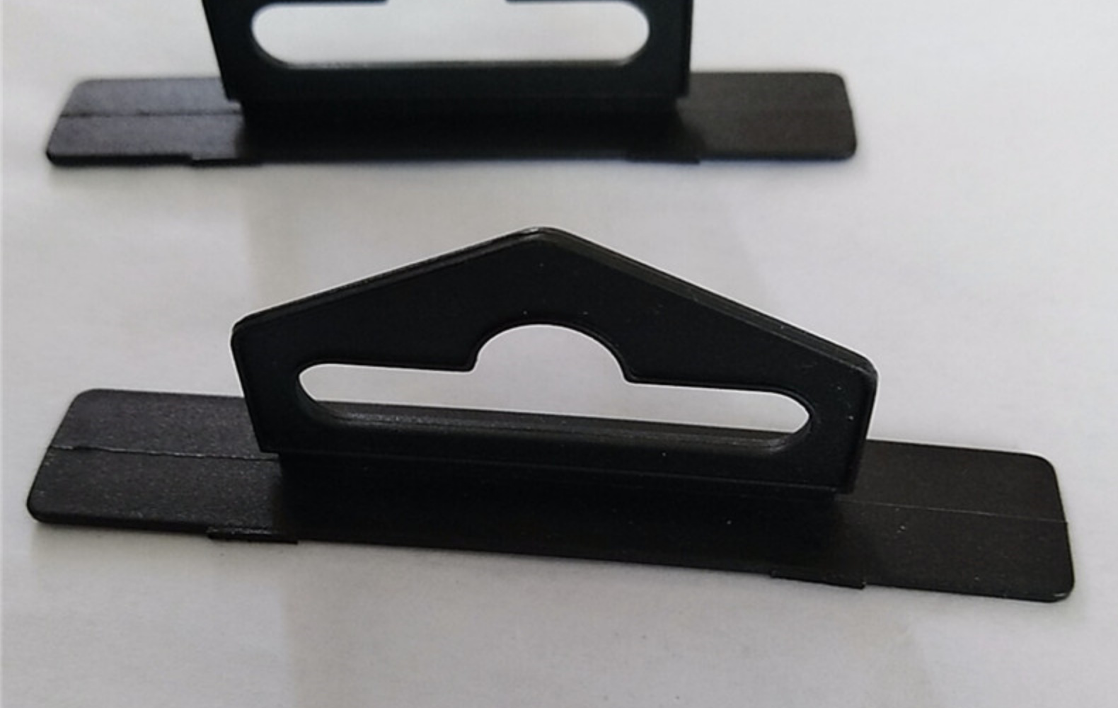 广东厂家供应包装盒塑料三角挂钩纸箱卡扣pp聚丙烯飞机扣彩盒挂勾