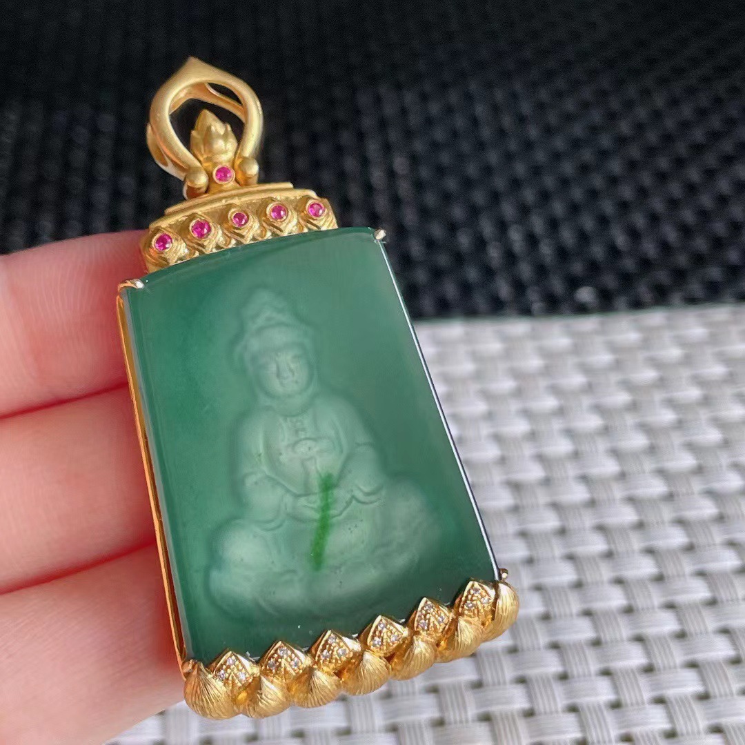 缅甸a货翡翠玉观音菩萨挂件18k金蓝水阴雕观音菩萨翡翠吊坠12.10