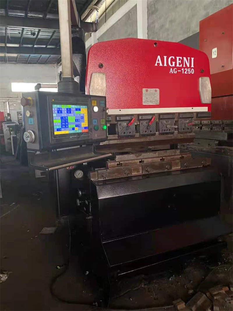 二手新兴田35tx1米25下动式折弯机爱葛尼50tx1米25不锈钢板折弯机