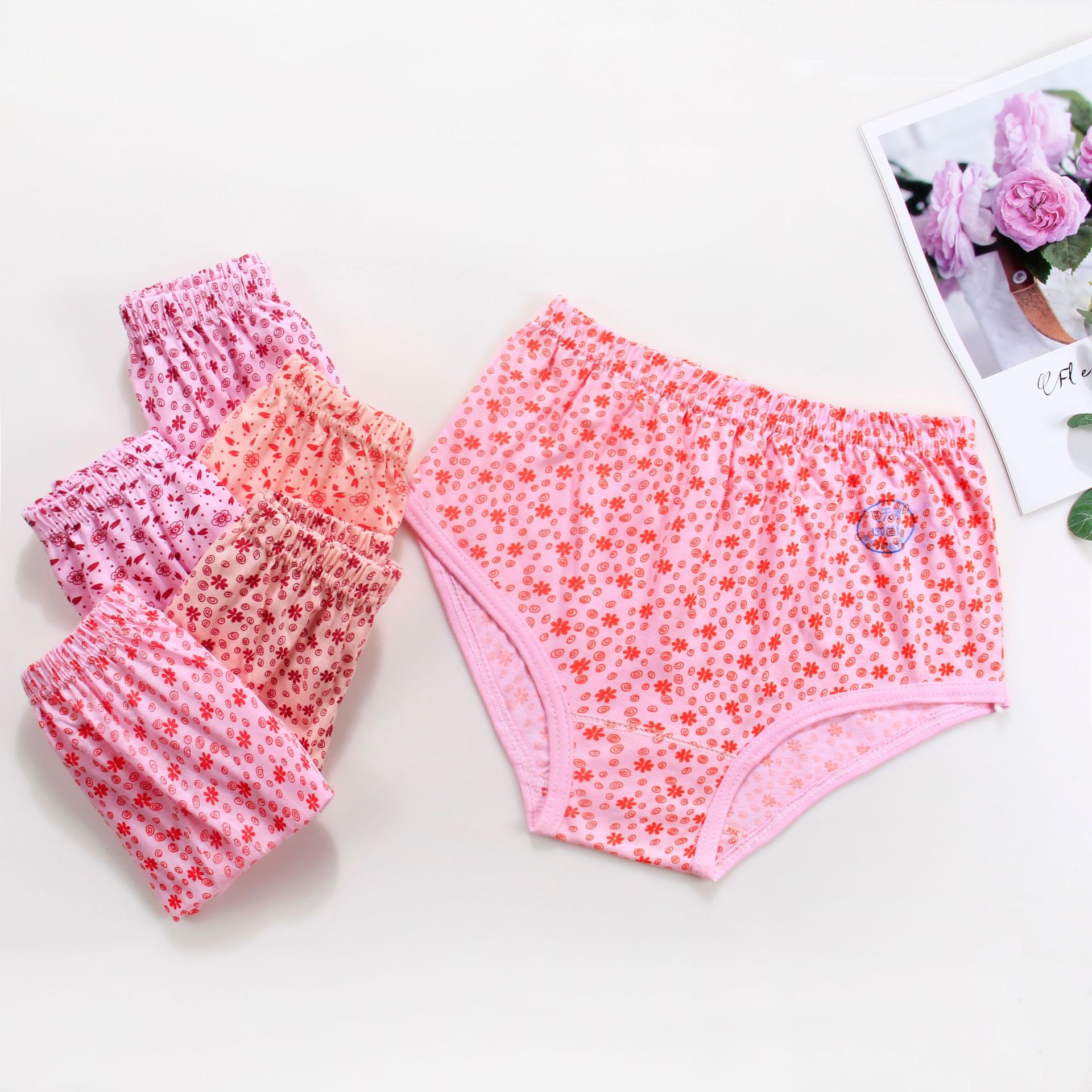 中老年人内裤妈妈内裤棉质印花老奶奶妇女宽松加肥棉满花三角内裤