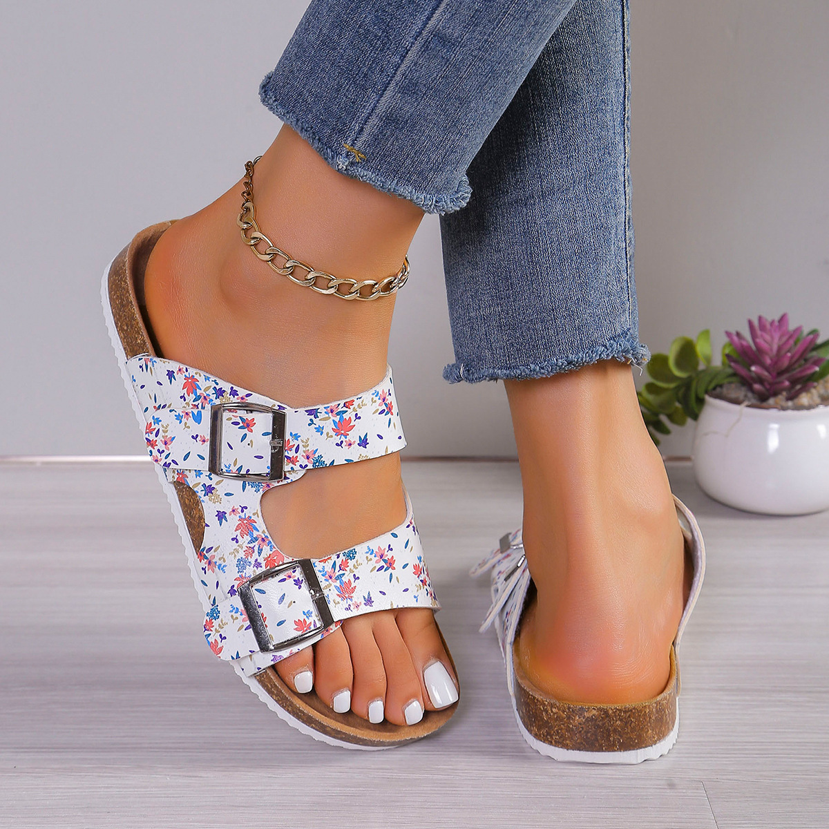 跨境大码女平跟拖鞋休闲凉拖鞋软木底女鞋沙滩鞋外穿双扣露趾凉拖