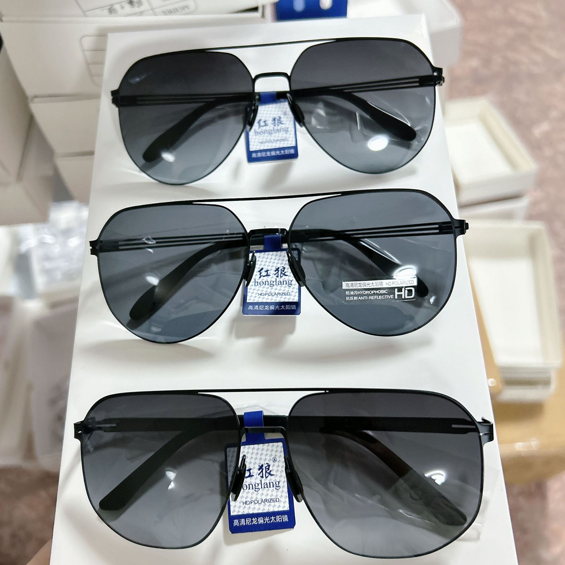 正品红狼尼龙偏光太阳镜出游开车驾驶佩戴时尚潮流墨镜防遮紫外线