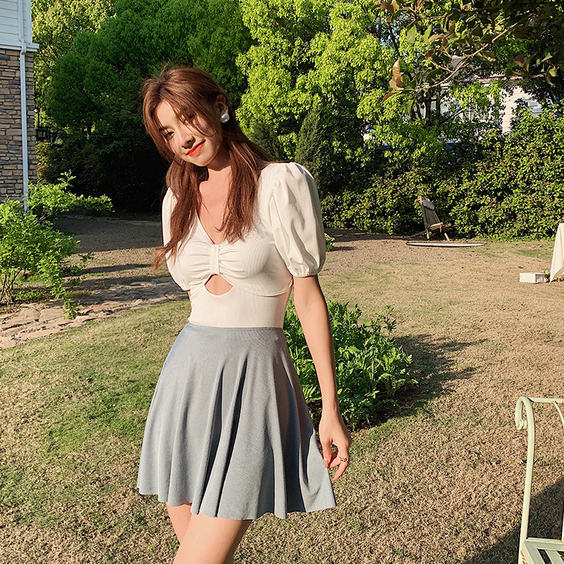 2021新款温泉度假泳衣女连体超仙可爱日系风保守显瘦遮肚裙式泳装