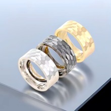 希音 跨境新款 钛钢男士戒指 敲打凹凸纹时尚情侣戒指 欧美手饰品