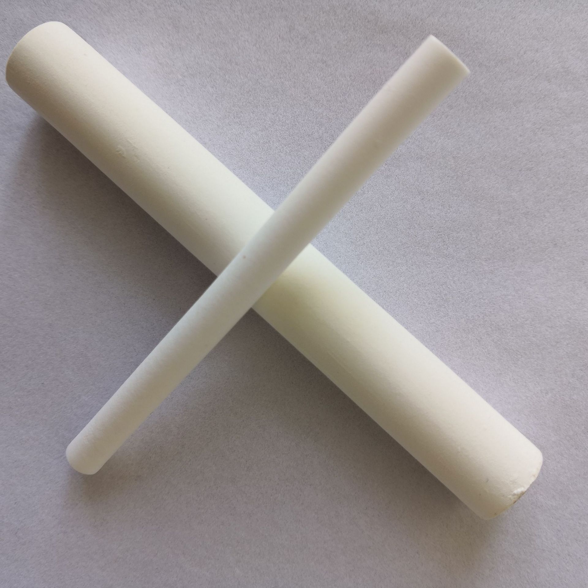 可定制不同孔隙率的多孔陶瓷棒微孔氧化铝陶瓷棒