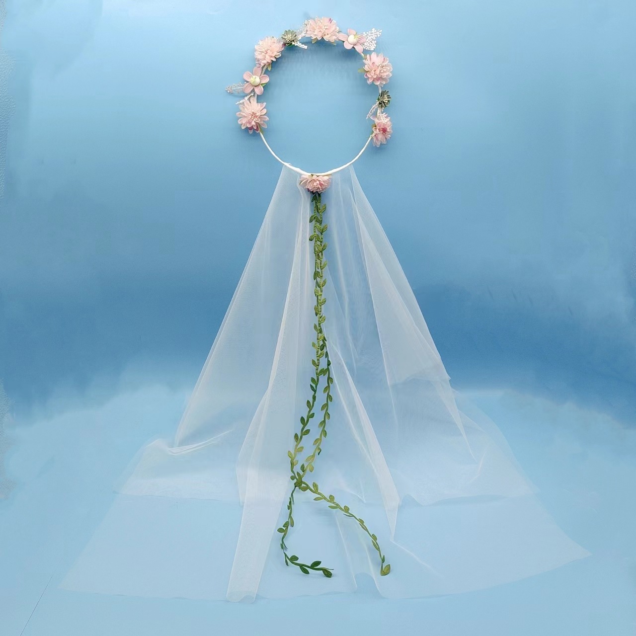新款粉色花环头纱飘逸纱花朵头饰外景拍摄演出派对花环头纱-阿里巴巴