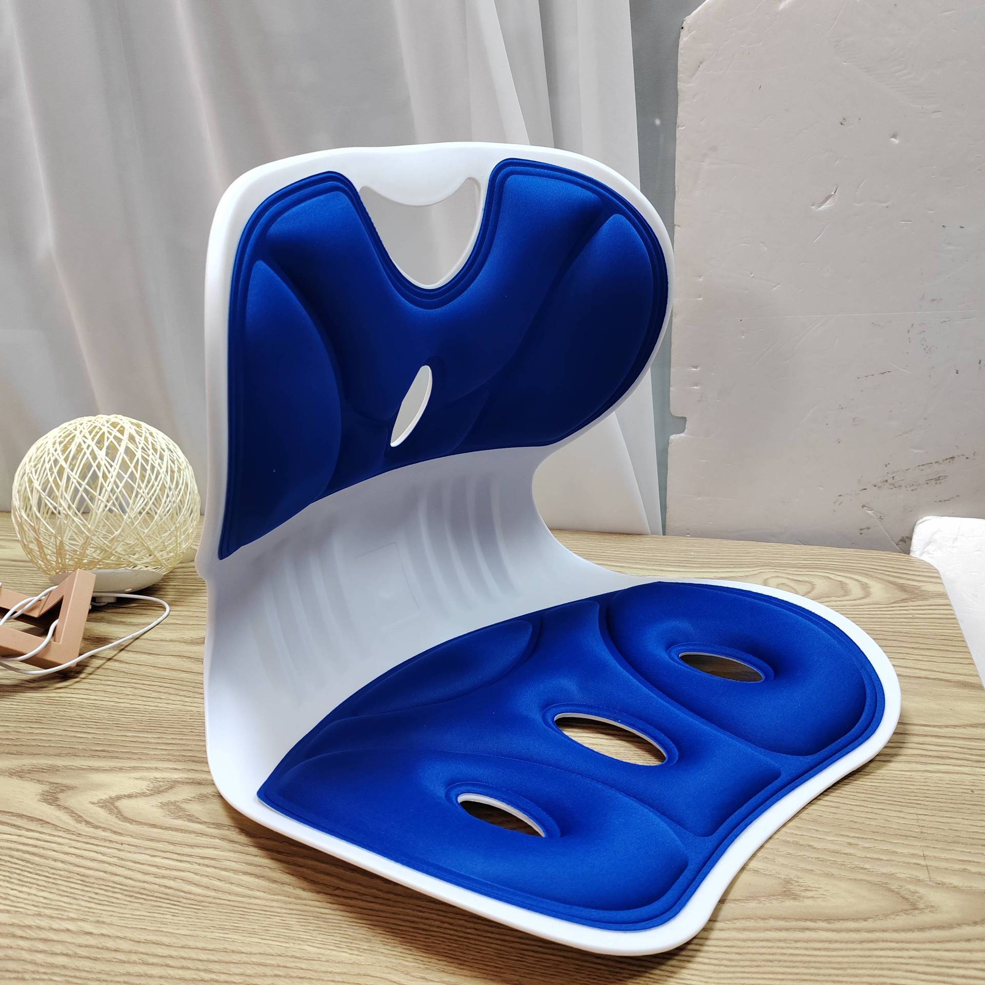 Student Children's Cushion Chair Waist Support Cushion Chair for Sitting Posture Correction Correction Sitting Posture for a Long Time Not Tired Office Waist Support Cushion