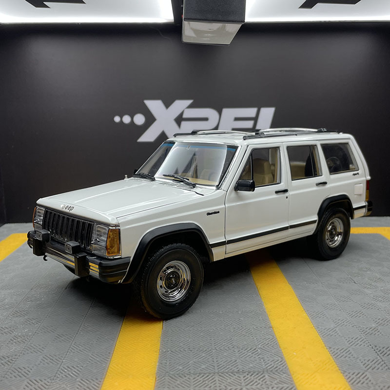 极光原厂1:18汽车模型 吉普小切诺基2500 jeep cherokee重案六组