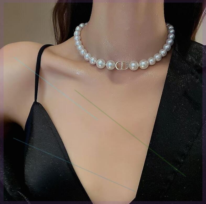 Cd Pearl Necklace for Women Light Luxury Minority Retro Elegant Shell Pearls Clavicle Chain Ins Cold Style Necklace Sweater Chain