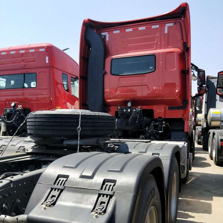 中国重汽6x4驱动豪沃440牵引车带液缓火红色-阿里巴巴