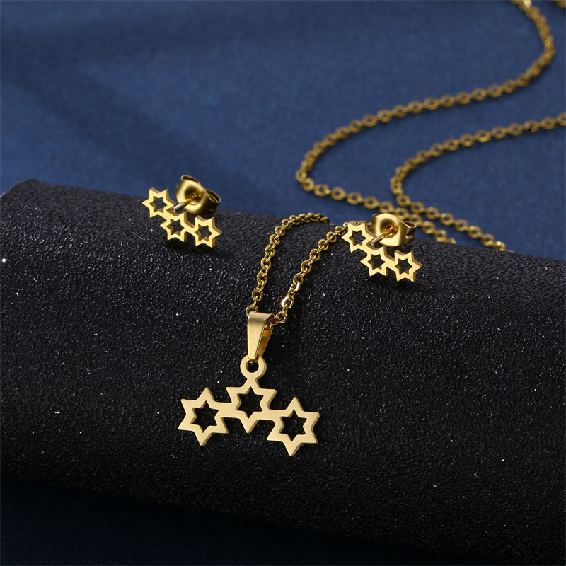 Europe and America Cross Border New Accessories Hollow Stars Necklace European and American Fashion Stainless Steel Simple Pendant Clavicle Chain Female