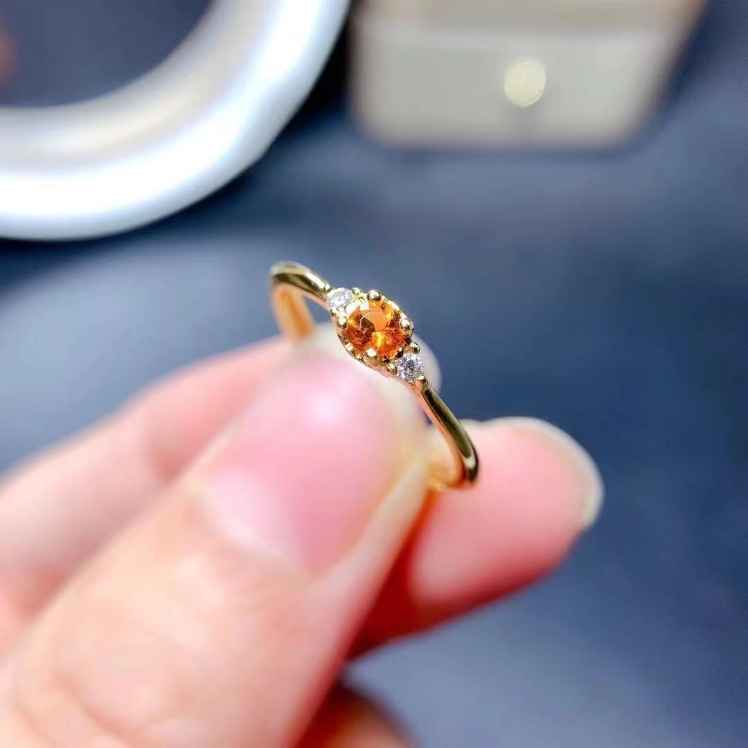仿925银天然招财黄水晶戒指女戒开口设计10分莫桑钻款式简约自带