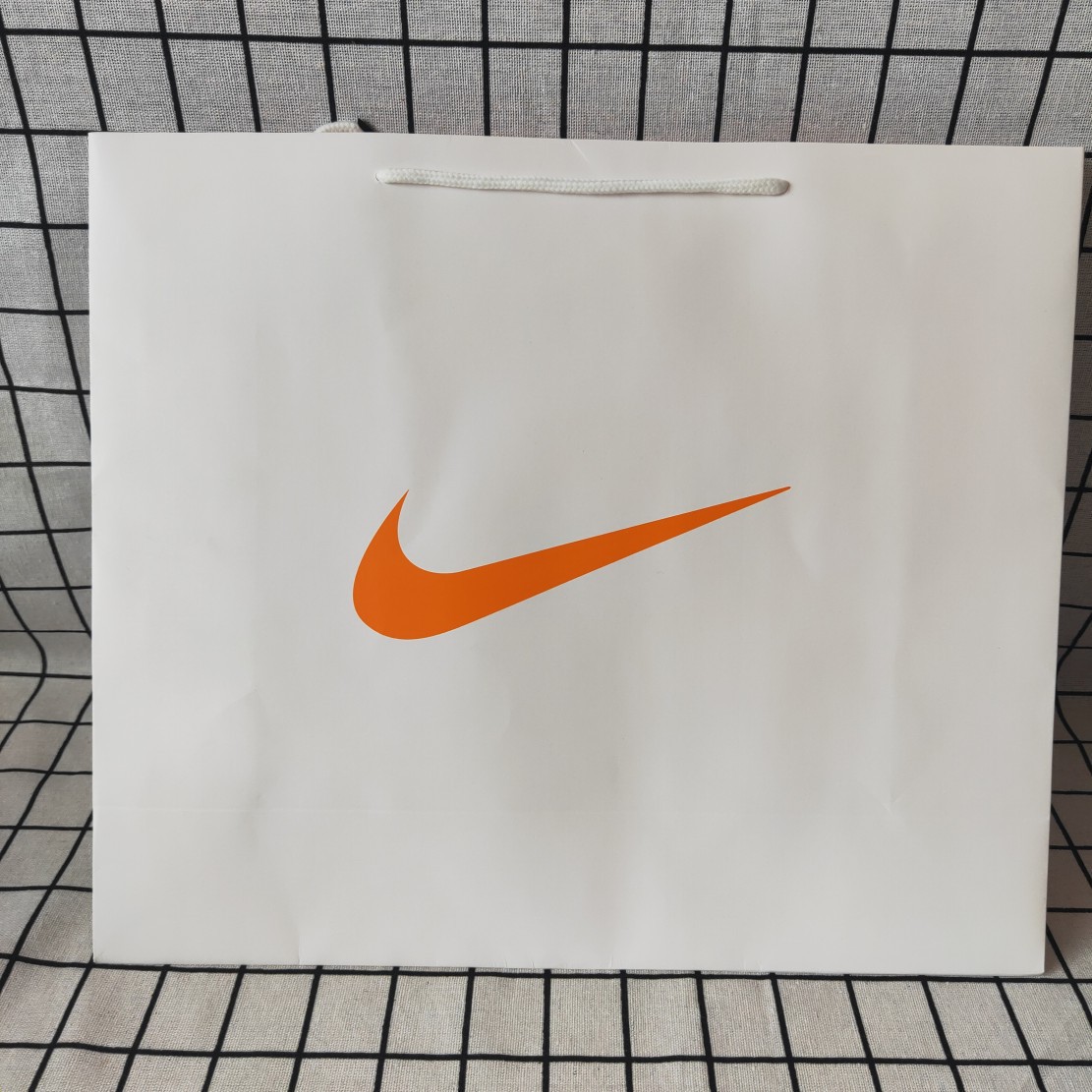 现货 耐克nike加厚超大羽绒棉服白卡纸袋手提袋 潮牌购物袋礼品袋