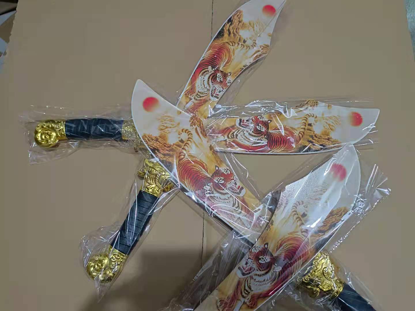 厂家批发木质儿童玩具猛虎刀剑