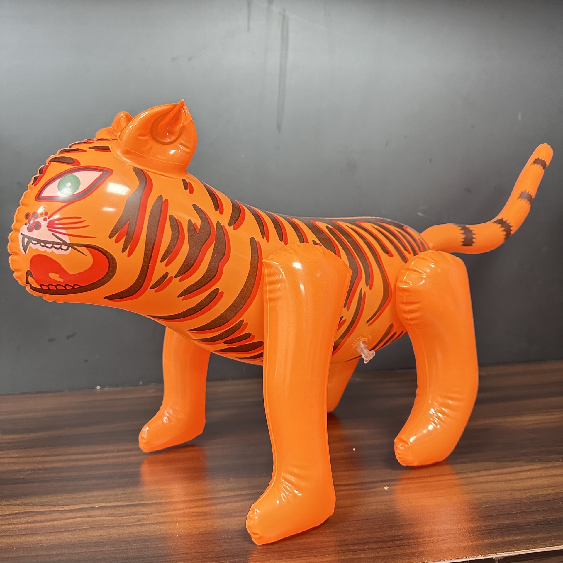 pvc充气老虎大号老虎卡通动物充气玩具地摊热销款厂家直销pvc玩具