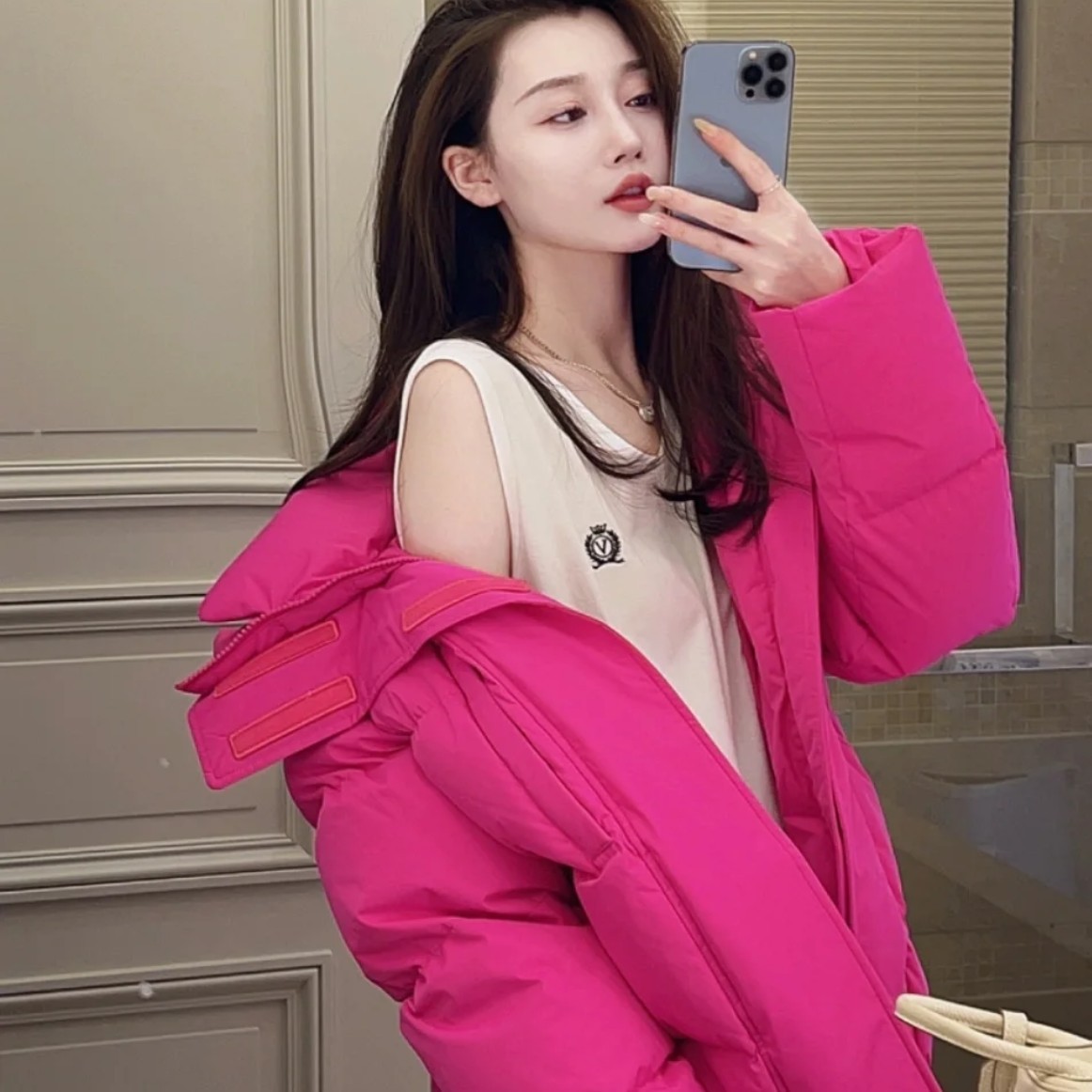 新年红高级感玫红色羽绒服女中长款2024冬季新款火龙果加厚设计感