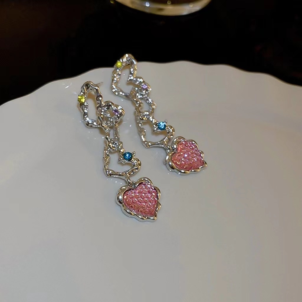 Japanese and Korean Sterling Silver Needle Diamond Pleated Love Heart Earrings Ins Sweet Cool Cold Style Elegant Earrings New Fashion Earrings