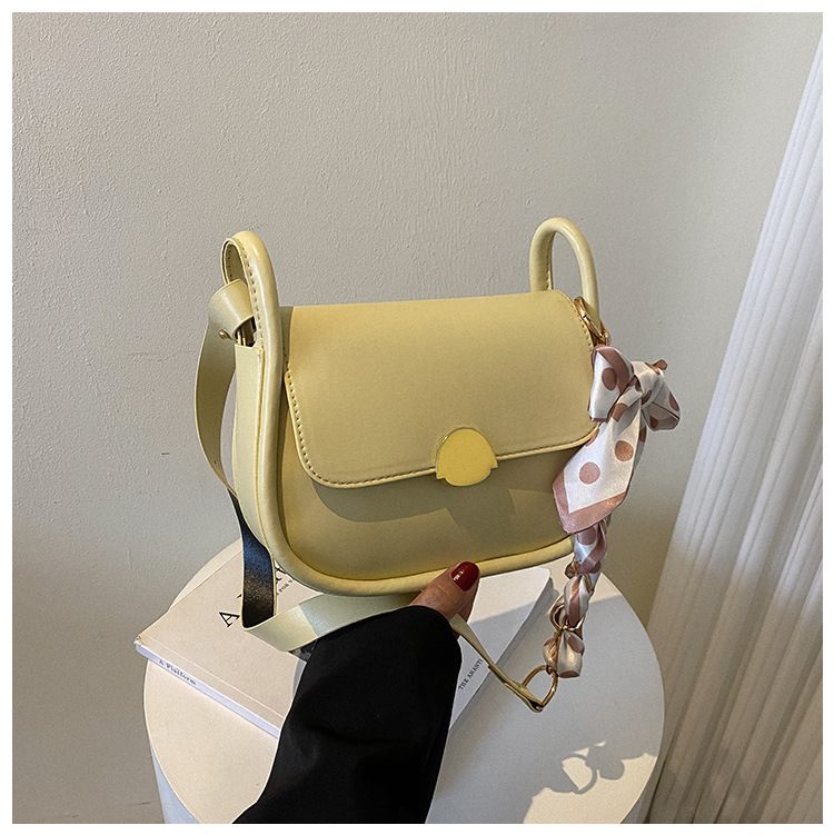 Korean Style Shoulder Bag 2022 New Fashion Simple Solid Color Chain Bag Versatile High Quality Commuter Silk Scarf Small Square Bag