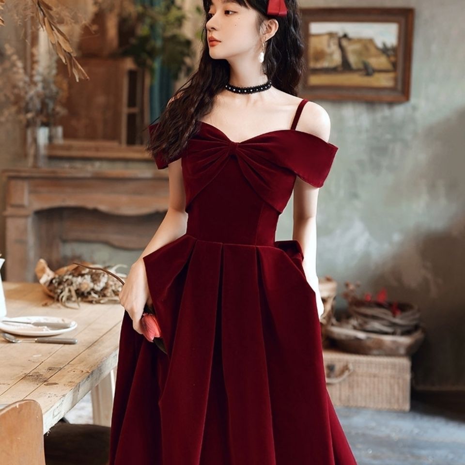 红色连衣裙 敬酒服 冬图片-海量高清红色连衣裙 敬酒服 冬图片大全