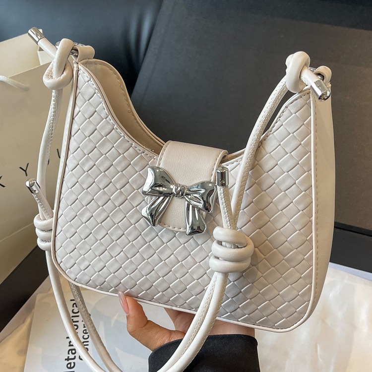 银色包包女2024新款夏天蝴蝶小众单肩腋下包质感女士爆款斜挎女包