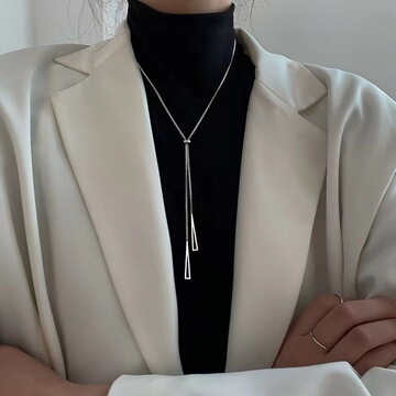 钛钢卫衣毛衣链女长款小众设计感时尚卫衣项链2022年新款配饰挂件