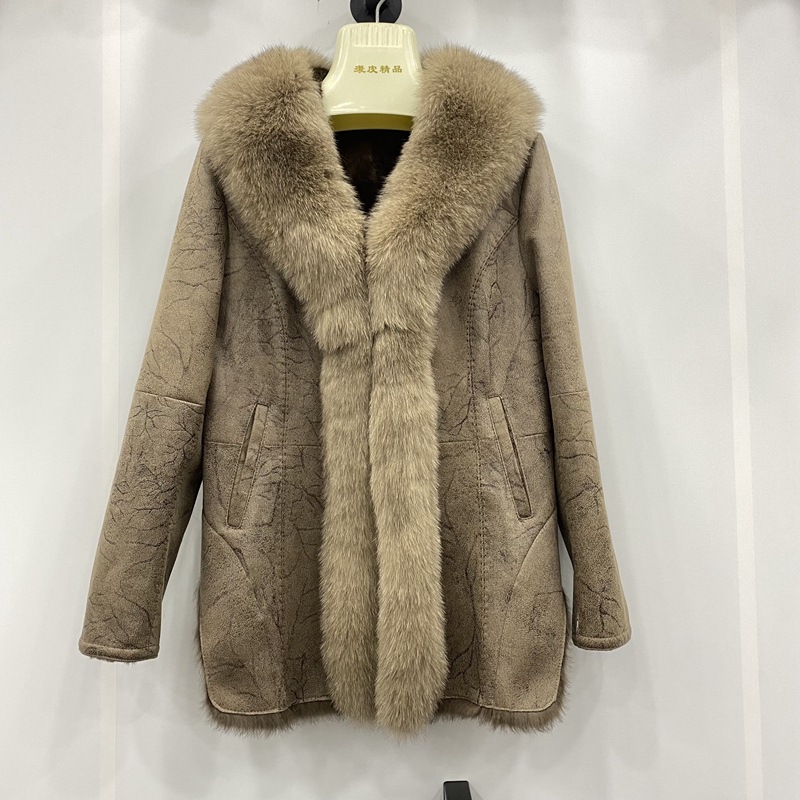 2022年秋冬海宁新款兔毛黑色年轻款羊毛韩版皮毛一体皮草短外套女